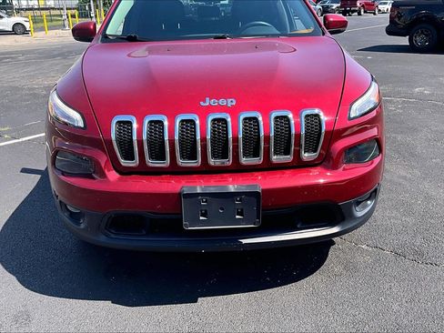 Used 2016 Jeep Cherokee Latitude w/ Safety/Convenience Group AWD/4WD image 4