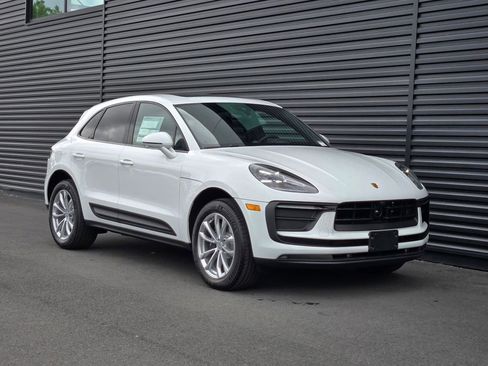 New 2026 Porsche Macan AWD/4WD image 9