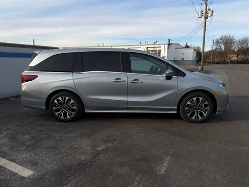 Certified 2026 Honda Odyssey Elite image 6