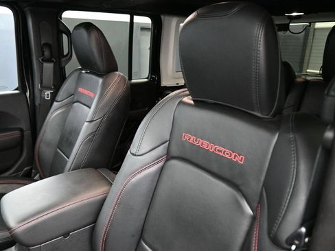Used 2025 Jeep Wrangler Unlimited Rubicon w/ Convenience Group AWD/4WD image 13