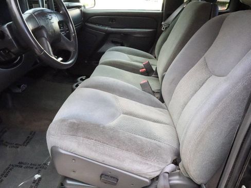 Used 2004 Chevrolet Silverado 2500 LS w/ Skid Plate Package image 3