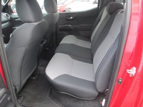 Used 2021 Toyota Tacoma 4x4 Double Cab image 11