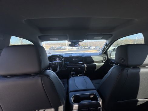 Used 2023 GMC Sierra 1500 SLT w/ SLT Premium Plus Package image 9