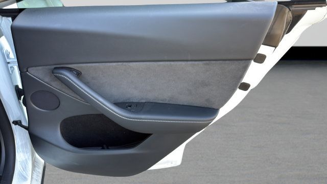Used 2024 Tesla Model Y Long Range RWD image 27