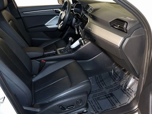 Used 2025 Audi Q3 2.0T Premium image 33