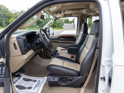 Used 2005 Ford Excursion Eddie Bauer AWD/4WD image 19