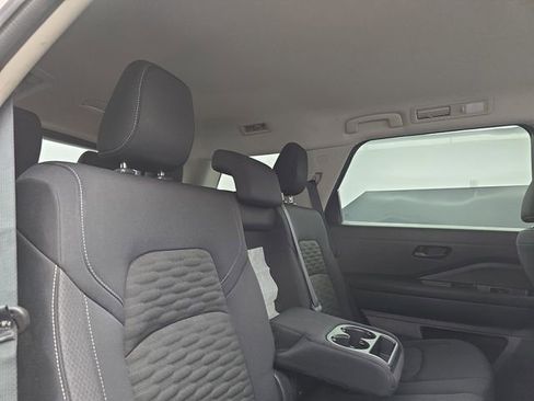 Used 2025 Nissan Pathfinder SV image 42