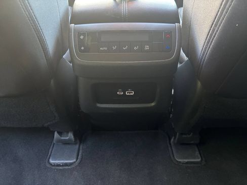 Used 2025 Nissan Pathfinder SV FWD image 25