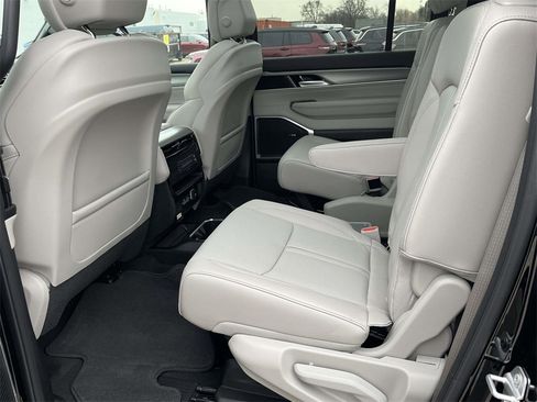 New 2026 Jeep Grand Wagoneer L 4WD image 10