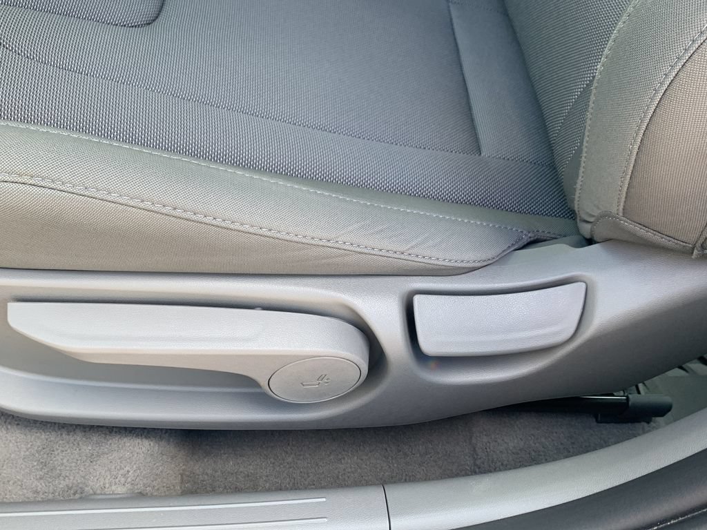 Certified 2026 Hyundai Elantra SE FWD image 16