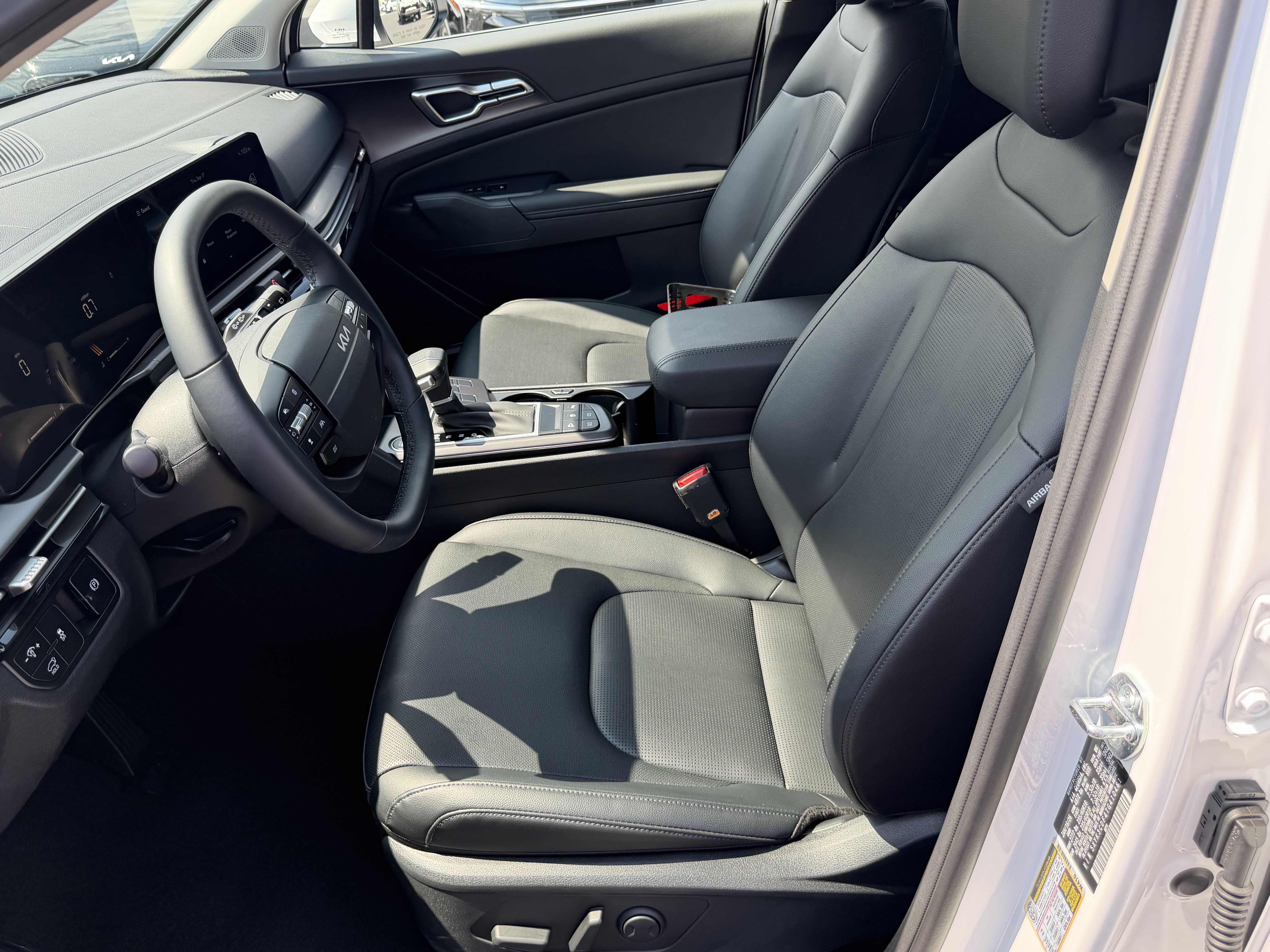 Certified 2026 Kia Sportage EX AWD/4WD image 9