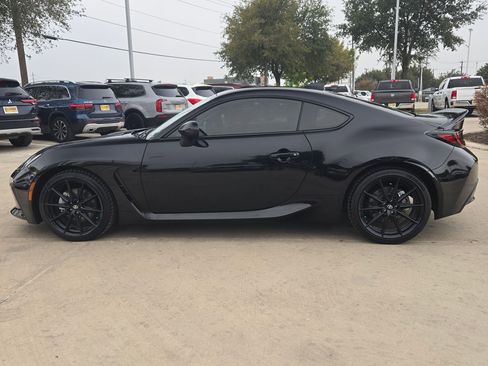 Used 2024 Toyota GR86 Premium image 4