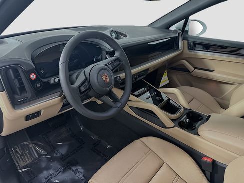 New 2026 Porsche Cayenne Coupe AWD/4WD image 4