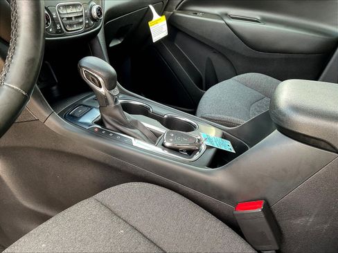Used 2024 Chevrolet Equinox LT AWD/4WD image 13