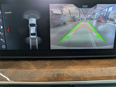 Used 2017 BMW 540i xDrive image 25