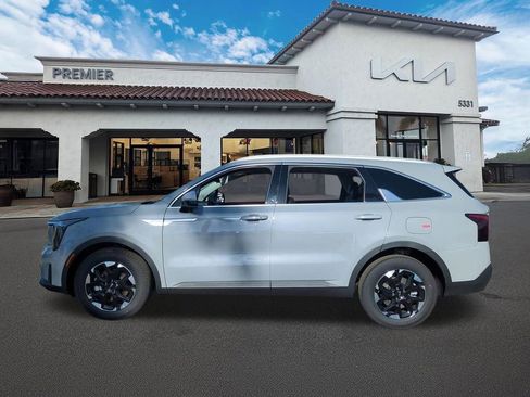 New 2026 Kia Sorento LX image 5