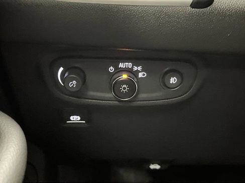 Used 2023 GMC Terrain SLT image 24