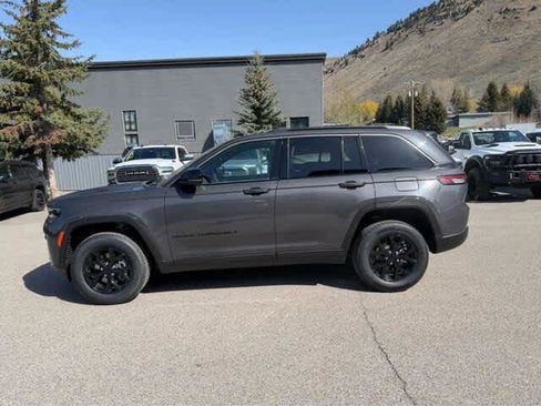 New 2026 Jeep Grand Cherokee Altitude AWD/4WD image 12