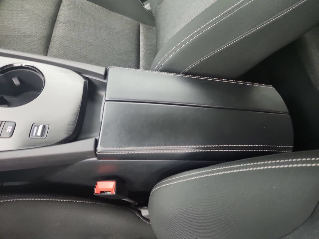 Used 2025 Nissan Rogue SV FWD image 31