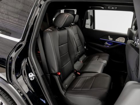 Used 2024 Mercedes-Benz GLS 450 4MATIC image 35