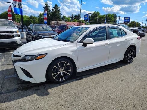 Used 2020 Toyota Camry SE AWD/4WD image 8