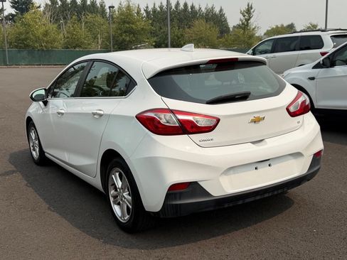 Used 2017 Chevrolet Cruze LT w/ Convenience Package FWD image 6