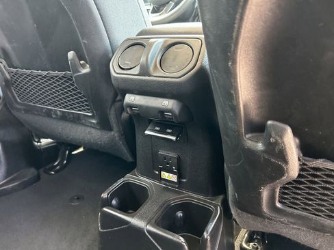 Used 2024 Jeep Wrangler Unlimited Rubicon AWD/4WD image 41