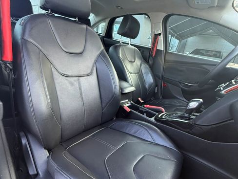 Used 2018 Ford Focus Titanium FWD image 15