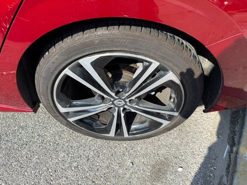 Used 2021 Nissan Sentra SR FWD image 18