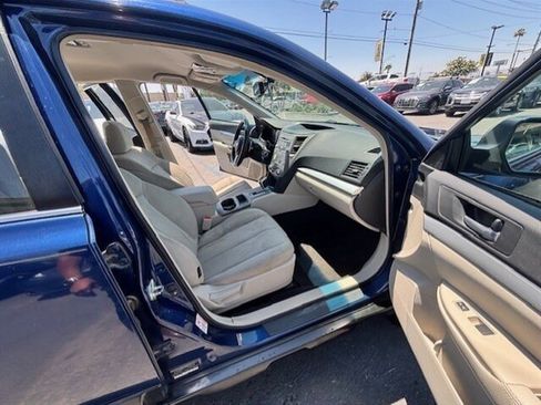 Used 2010 Subaru Outback 2.5i Premium AWD/4WD image 20