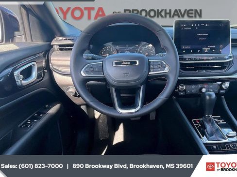 Used 2026 Jeep Compass Trailhawk AWD/4WD image 5