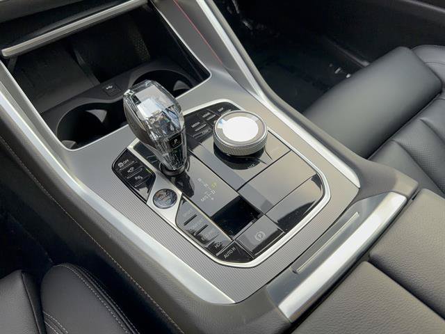 Used 2022 BMW X6 xDrive40i w/ M Sport Package AWD/4WD image 18