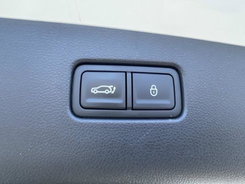 Used 2025 Genesis GV70 2.5T w/ Sport Prestige Package AWD/4WD image 9