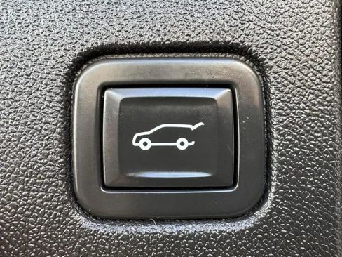 Used 2020 Chevrolet Equinox LT w/ Driver Convenience Package image 49