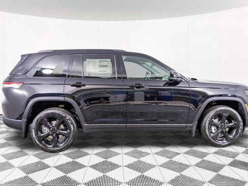 New 2025 Jeep Grand Cherokee Limited w/ Luxury Tech Group II image 6