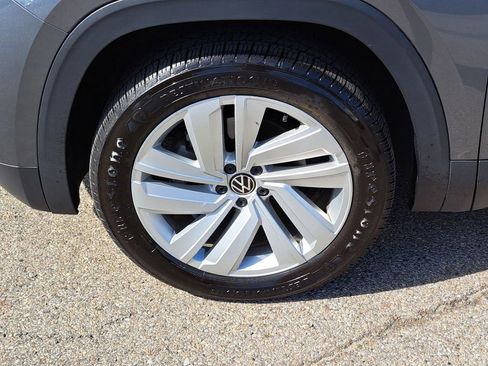 Used 2021 Volkswagen Atlas Cross Sport SE image 9