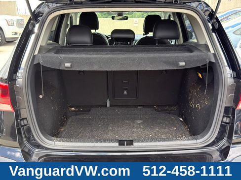Used 2022 Volkswagen Taos SEL w/ Panoramic Sunroof Package FWD image 11