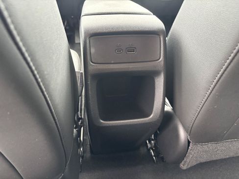 Used 2024 Chevrolet Trax LT w/ LT Convenience Package FWD image 14