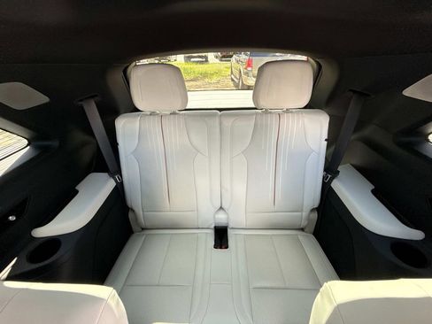 New 2026 Cadillac Vistiq Luxury image 13