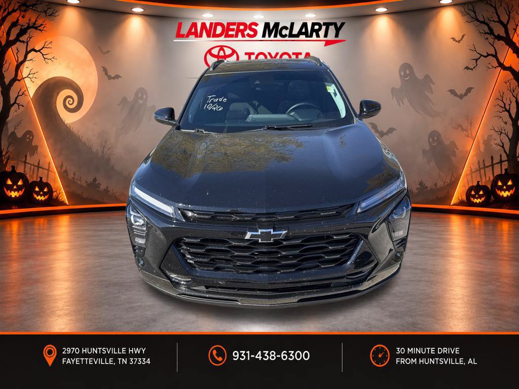 Used 2025 Chevrolet Trax ACTIV w/ Sunroof Package FWD image 2