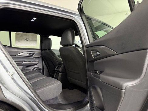 New 2026 Chevrolet Equinox EV LT image 17