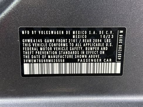 Used 2024 Volkswagen Jetta SE image 33