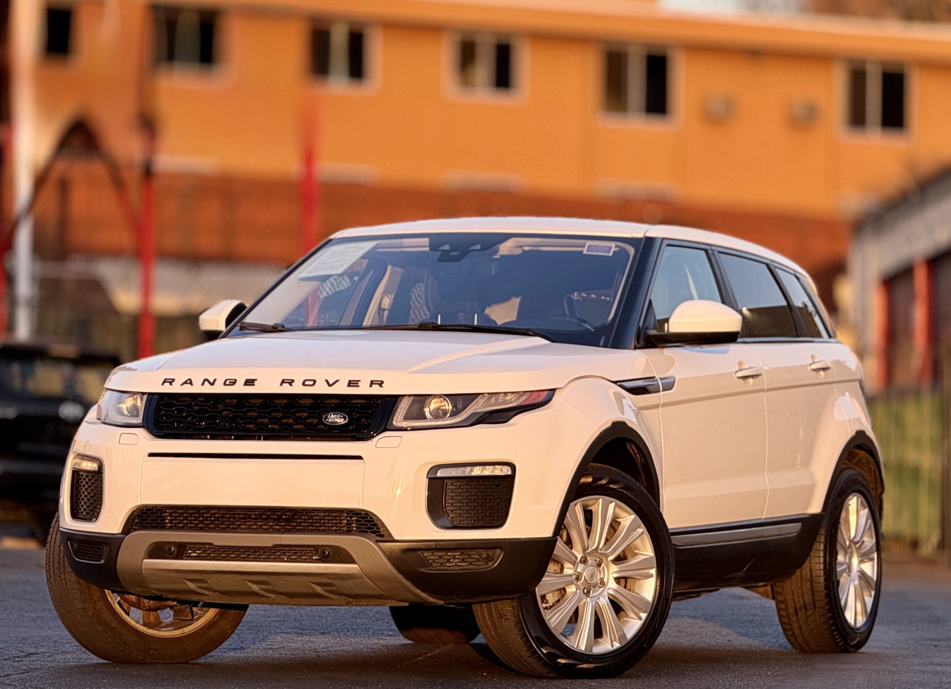 Used 2016 Land Rover Range Rover Evoque HSE AWD/4WD image 1