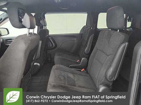 Used 2017 Dodge Grand Caravan SE FWD image 28