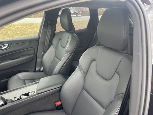 Used 2025 Volvo XC60 B5 Plus w/ Climate Package AWD/4WD image 17