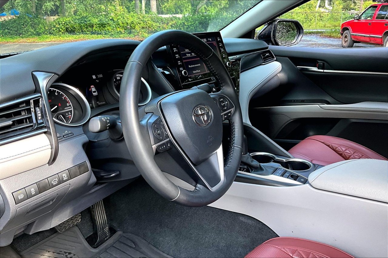 Used 2024 Toyota Camry XLE FWD image 14