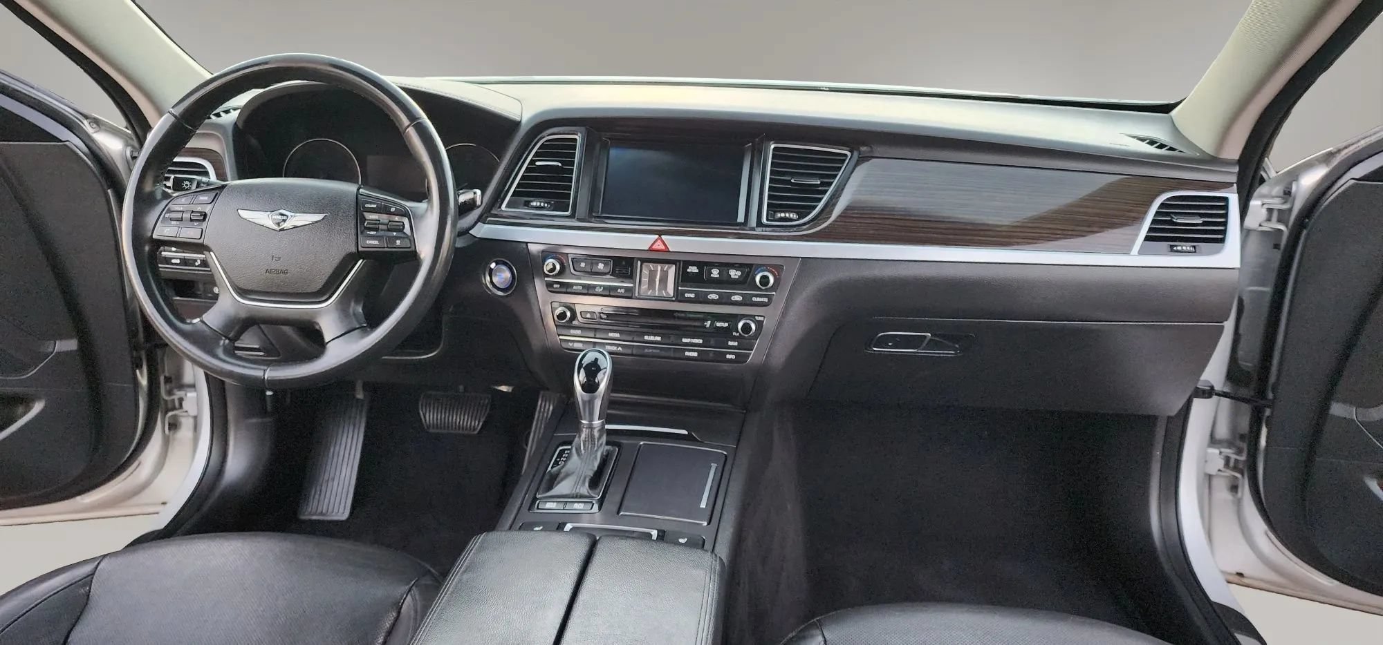 Used 2017 Genesis G80 3.8 RWD image 15