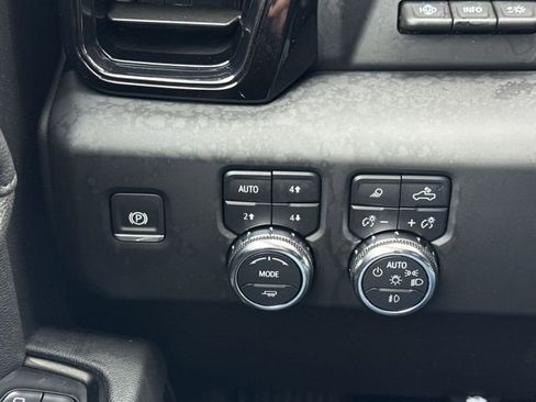 Certified 2024 GMC Sierra 1500 AT4 w/ Technology Package image 17