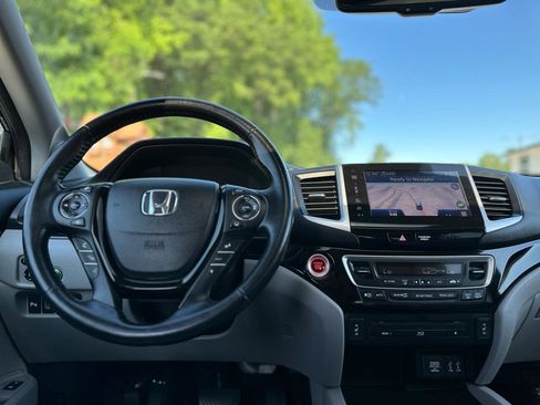 Used 2016 Honda Pilot Touring image 21