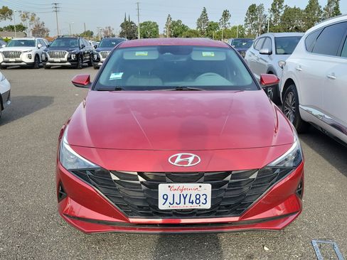 Used 2023 Hyundai Elantra SEL image 2